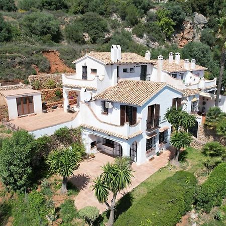 Terraced House In The Mountains With Fantastic View Villa Malaga Bagian luar foto