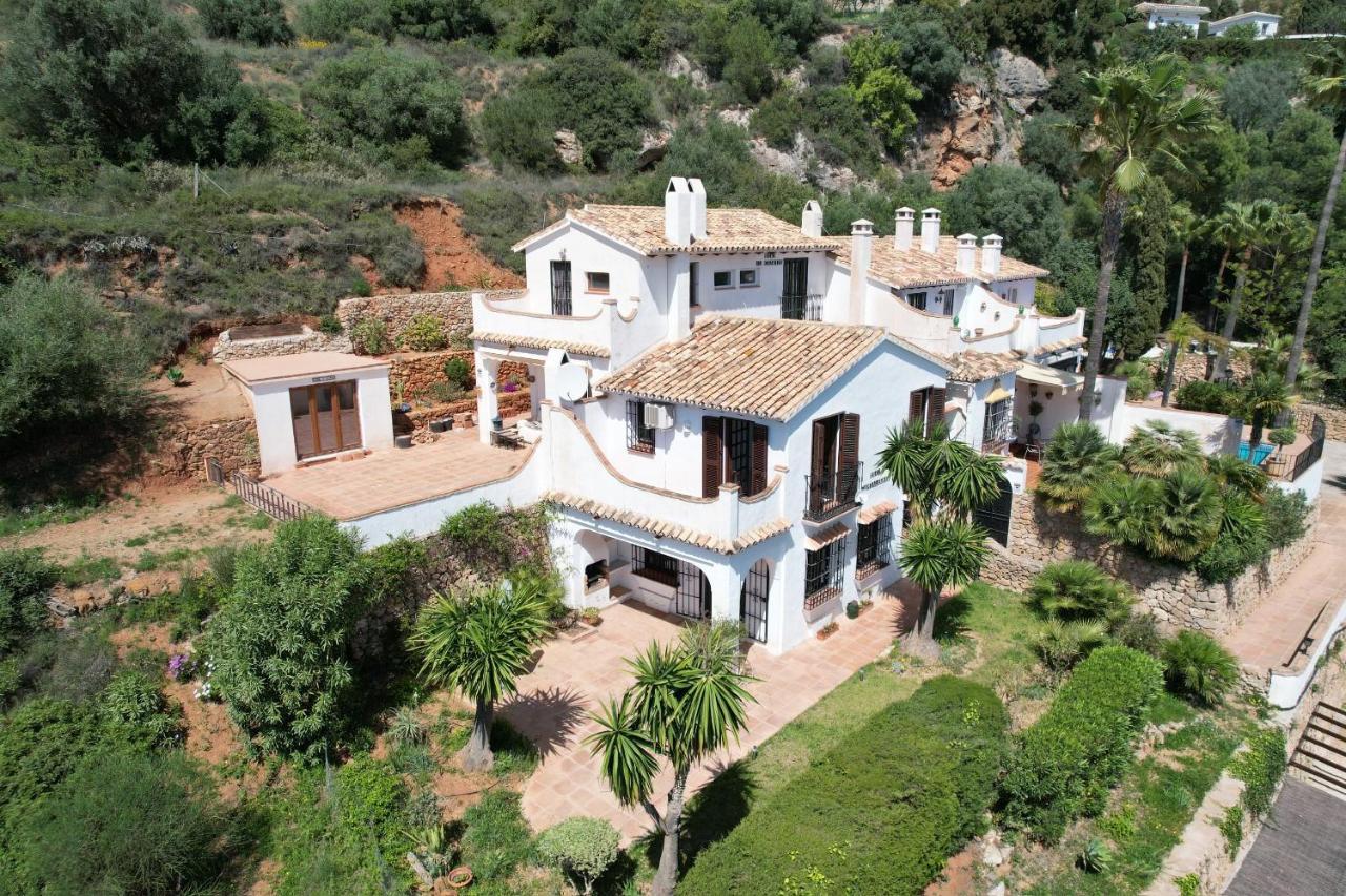 Terraced House In The Mountains With Fantastic View Villa Malaga Bagian luar foto