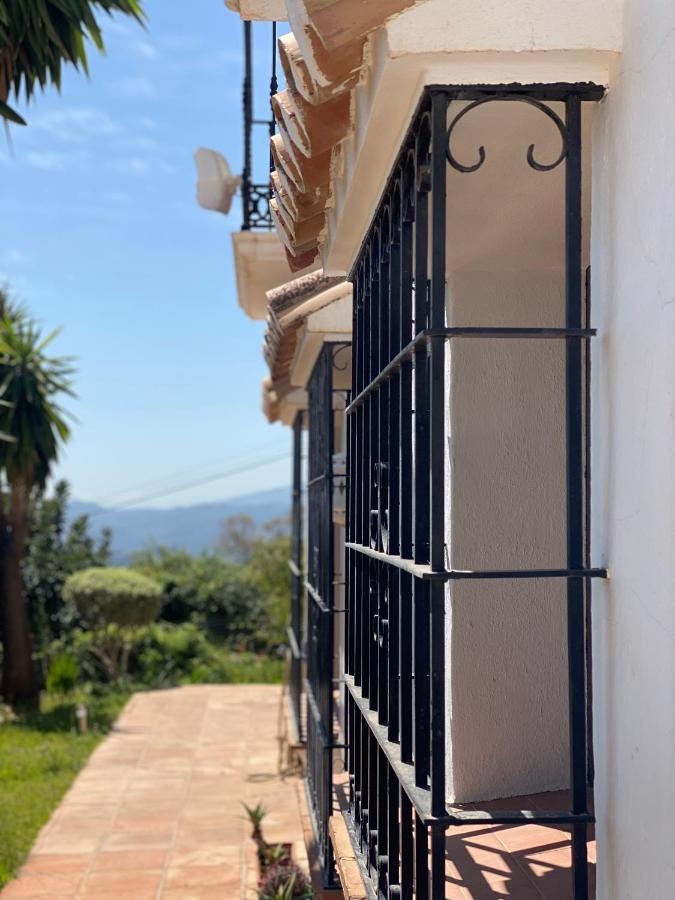 Terraced House In The Mountains With Fantastic View Villa Malaga Bagian luar foto