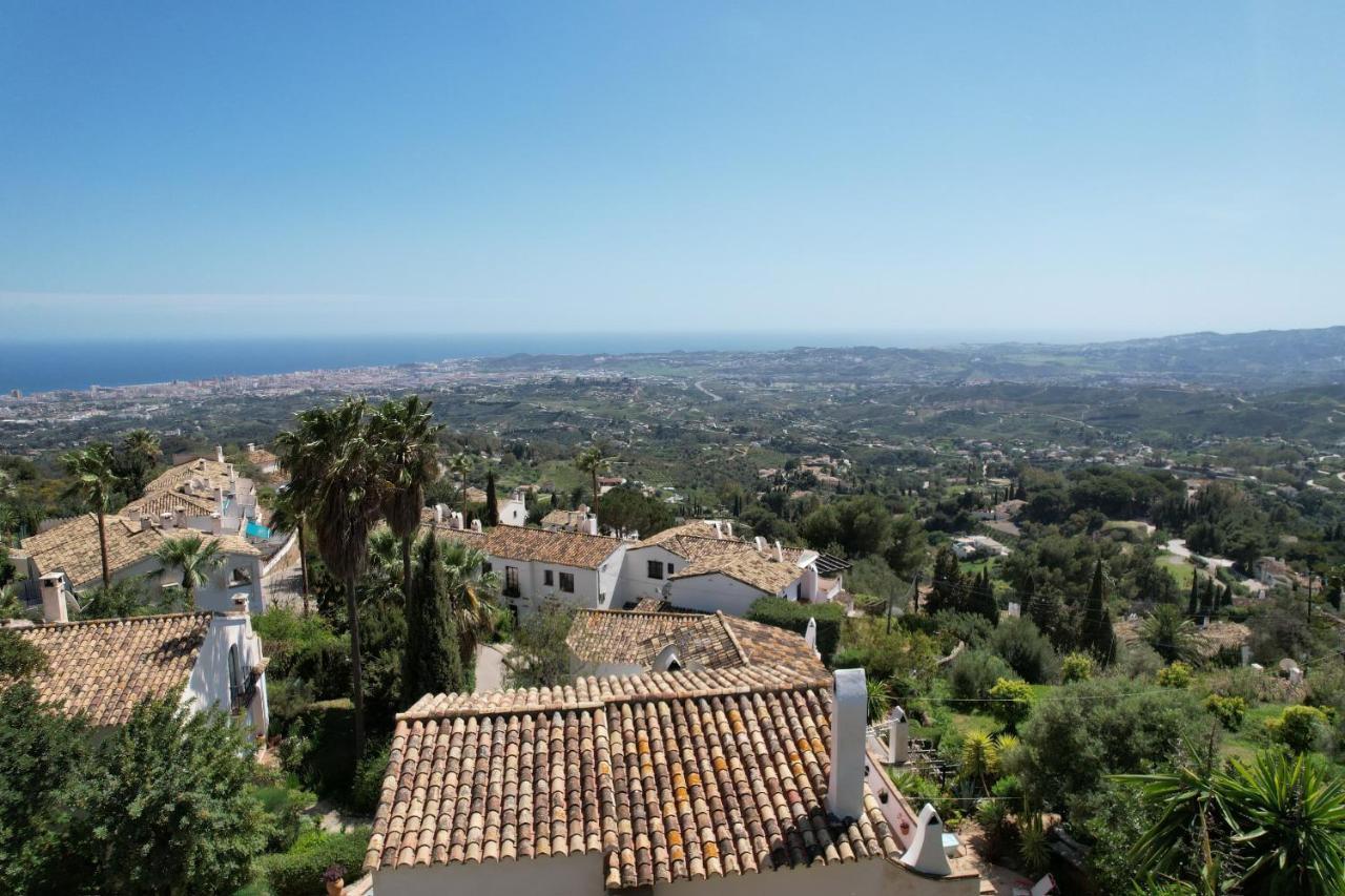 Terraced House In The Mountains With Fantastic View Villa Malaga Bagian luar foto