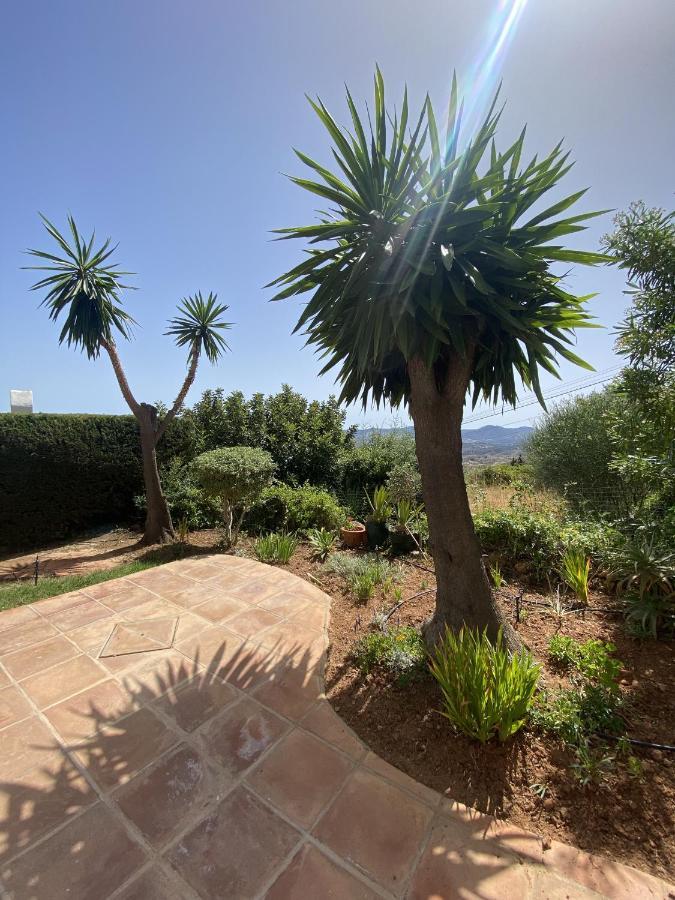 Terraced House In The Mountains With Fantastic View Villa Malaga Bagian luar foto